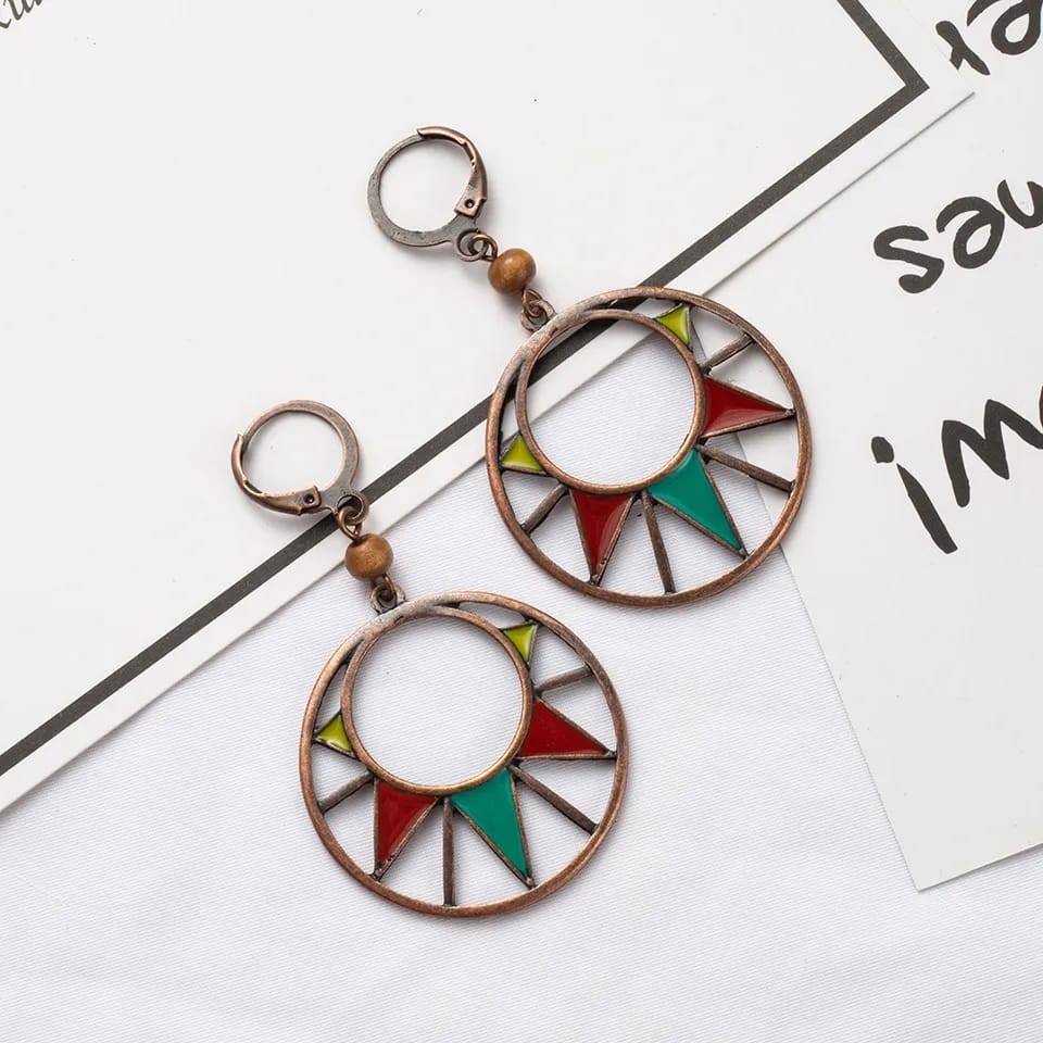 Aretes circulares con triangulos multicolor